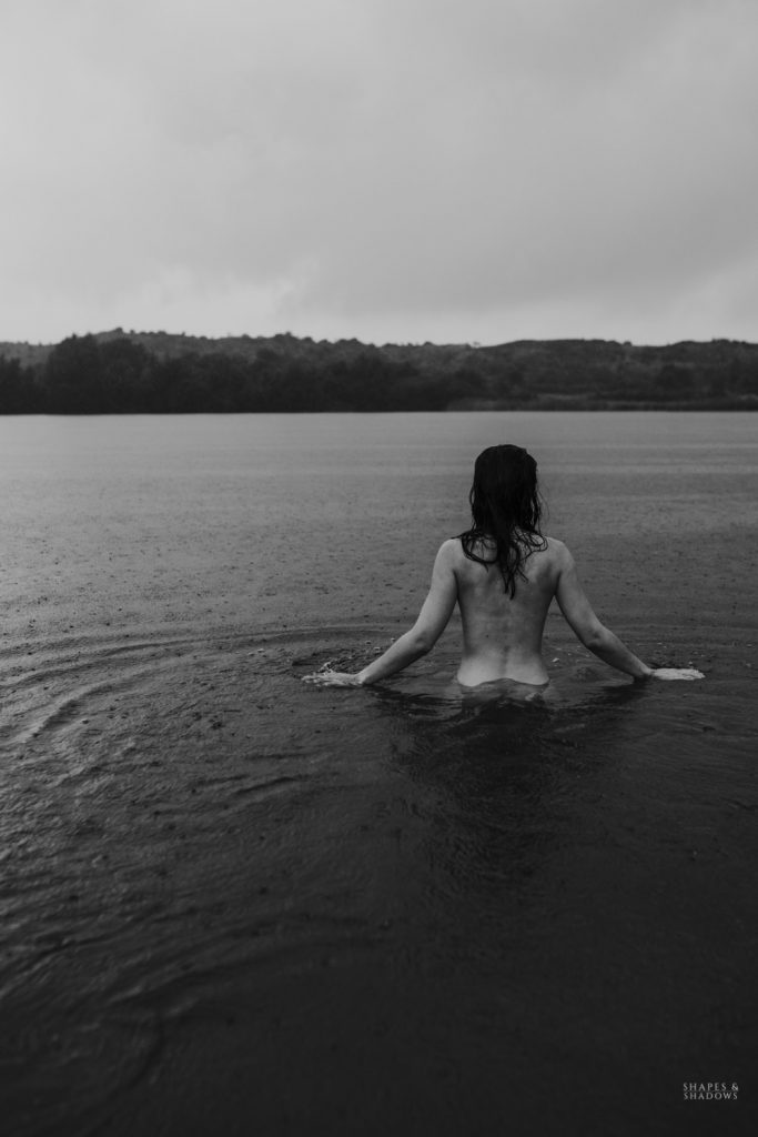 boudoir fotograaf lingerie shootbuiten shapes shadows nederland